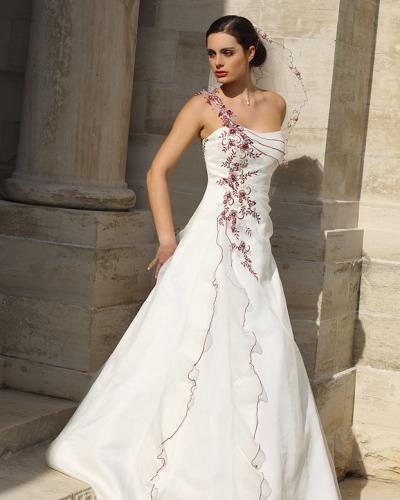 Svatební šaty Saxana