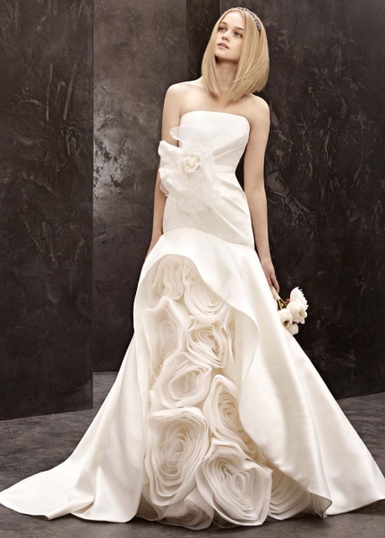 Svatební šaty - Vera Wang květy v sukni